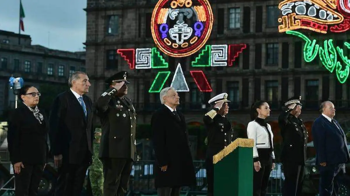 AMLO ancabeza ceremonia en honor a fallecidos del19S